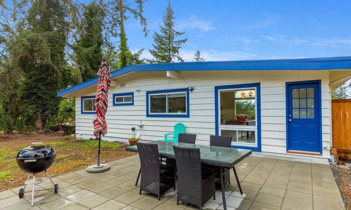 Eastgate House | Perch - 3BR Bellevue Comfort: Parking + Pet Friendly