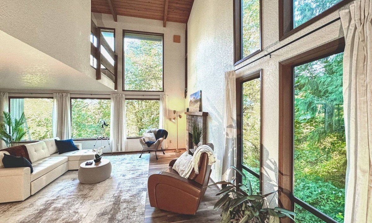 Kenmore House | Perch - Lake Forest Park Retreat
