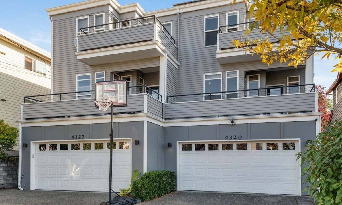 Fremont House | Perch - Phinney Guest House: Spacious 3BR | Downtown Fremont | Parking