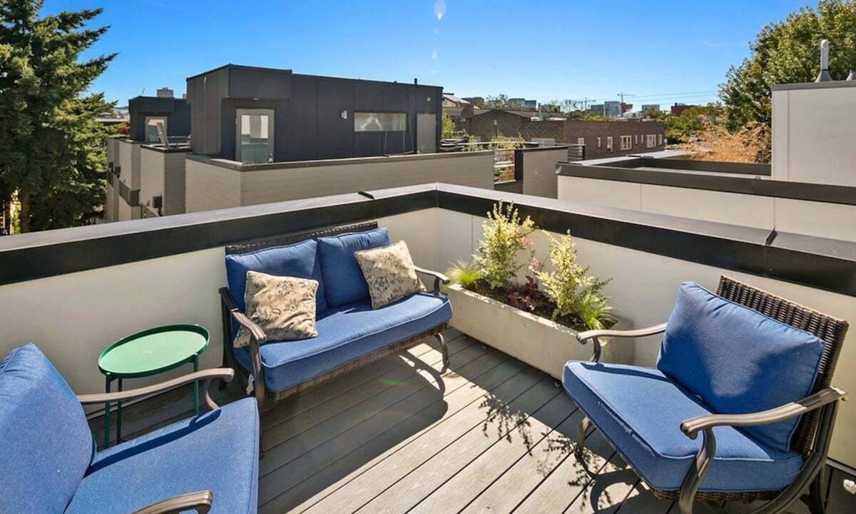 Broadway House | Perch - Urban Abode 18: Modern & Cozy Townhome; Heart of Capitol Hill