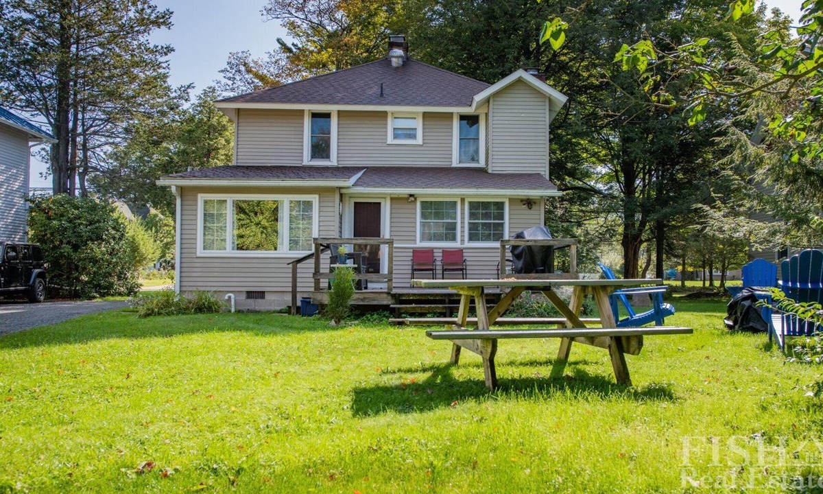 Eagles Mere Cottage | Perch yourself at "Eaglet" Cottage in Eagles Mere