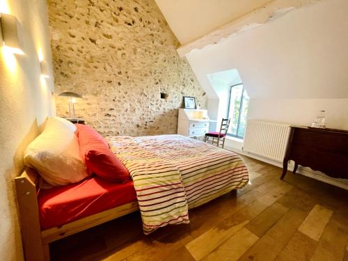 Courcerault Bed & Breakfast | Perche QUEEN's Bedroom in MaisonNomadeChic