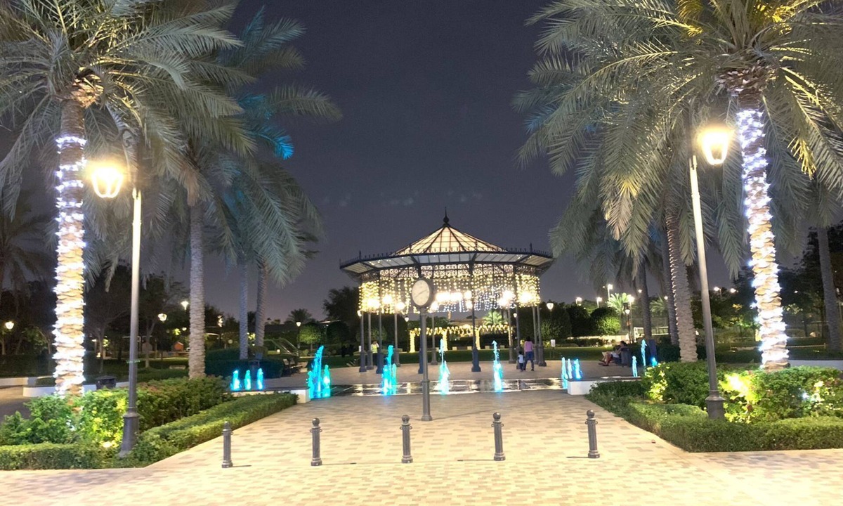 Dubai Apartment | Perfect 1-King+2-Single Beds Suite w/ Free Parking