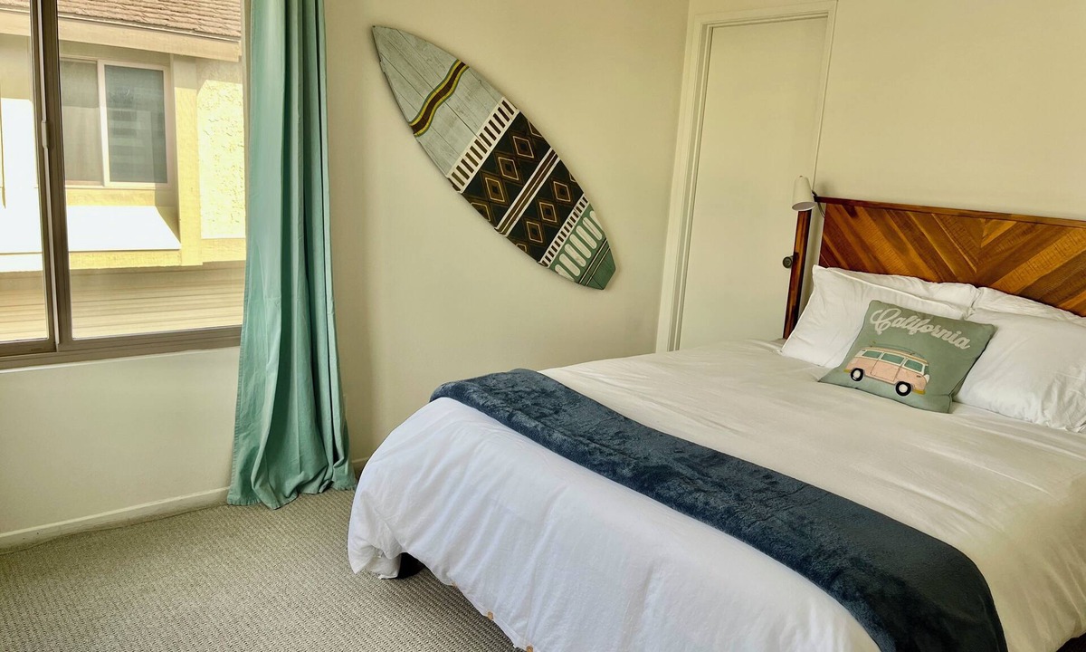 Hollywood Beach Condo | Perfect 2-bedroom beach condo in Oxnard