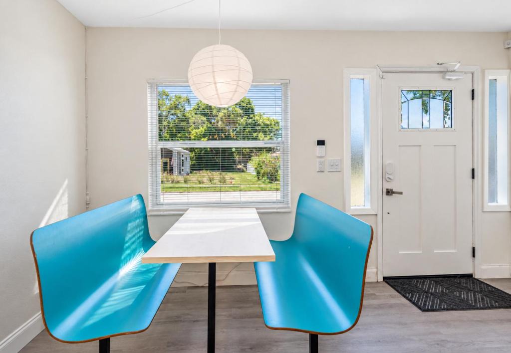 United Central House | Perfect & Cozy Home in A Location