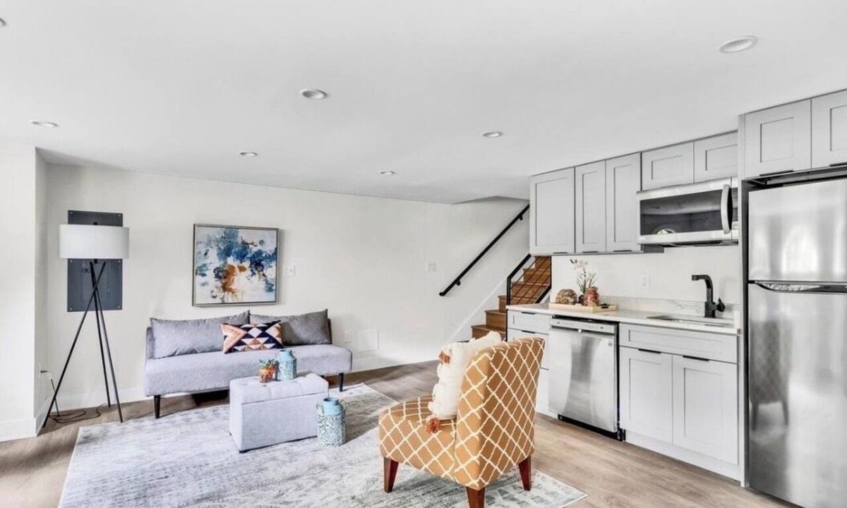 Eckington Apartment | Perfect DC Escape. Free Parking Pass!