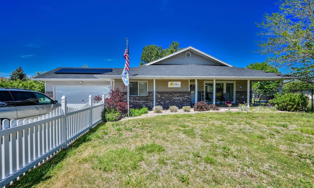 Roy House | Perfect for Connection Building Retreats and Family Reunions!