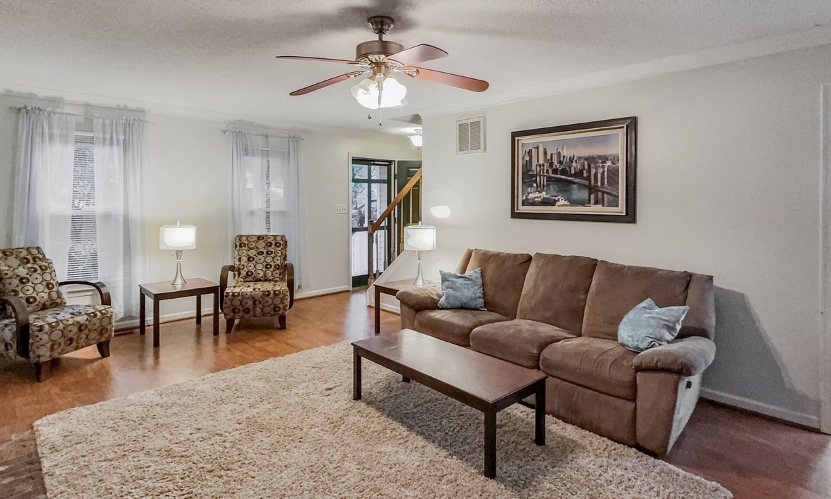 Greensboro House | Perfect for Extended Stays! Spacious 4-bedroom, Great Location!