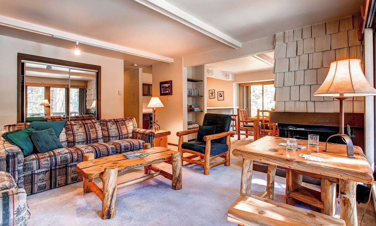 Peak 9 Condo | Perfect for Groups! Sleeps 10. Breathtaking Views, Walk to Slopes
