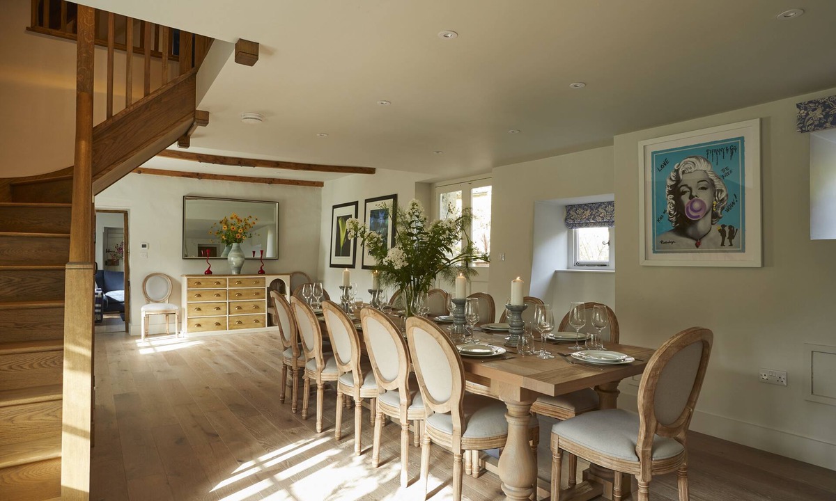 Bibury Apartment | Perfect for large groups. Be it birthdays, wedding parties or a family and friends get-together, we