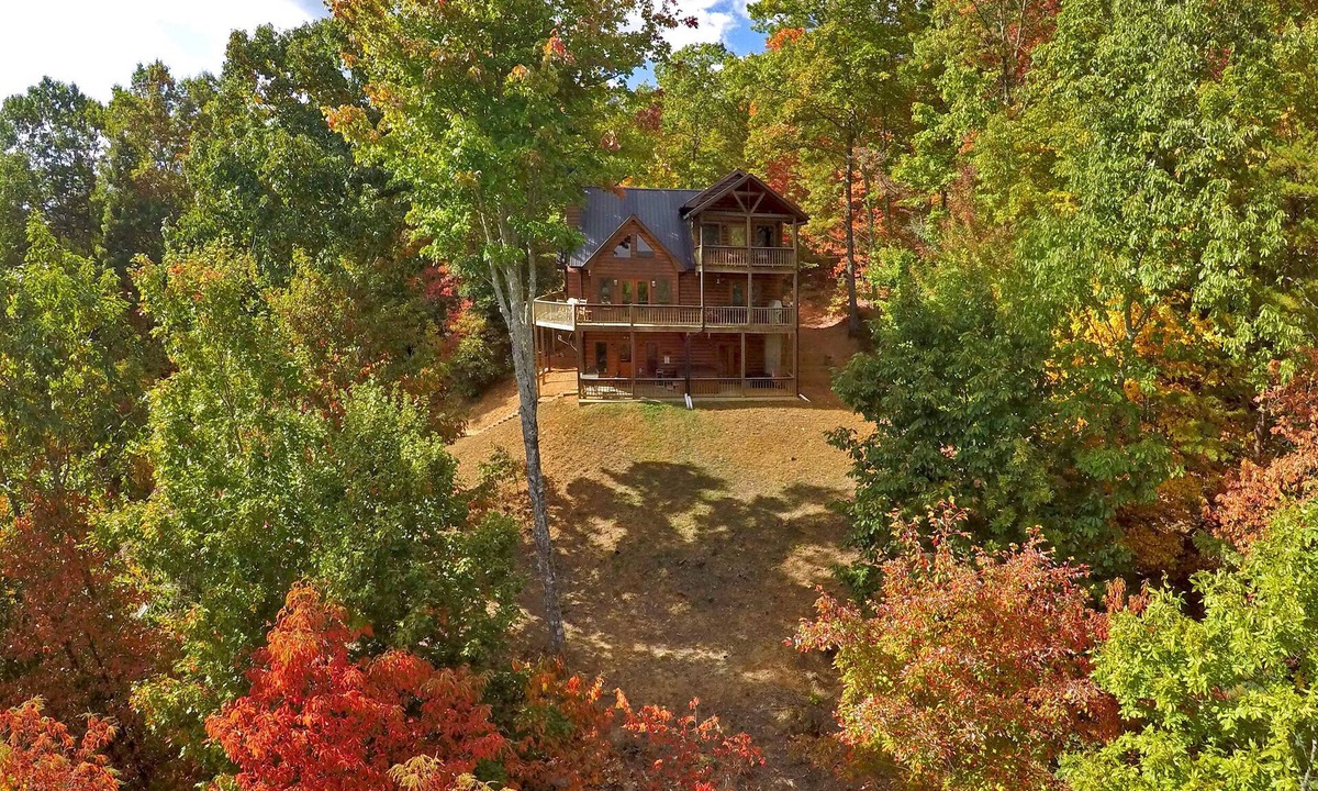 Blue Ridge Cabin | 🐦Perfect for Outdoor Enthusiasts! 🌠 Hiking, Rafting 🚣, Ziplining & More!🚵