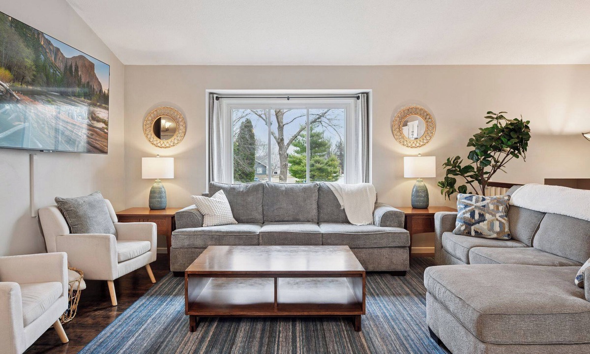 Chanhassen House | Perfect Gathering Spot in Chanhassen