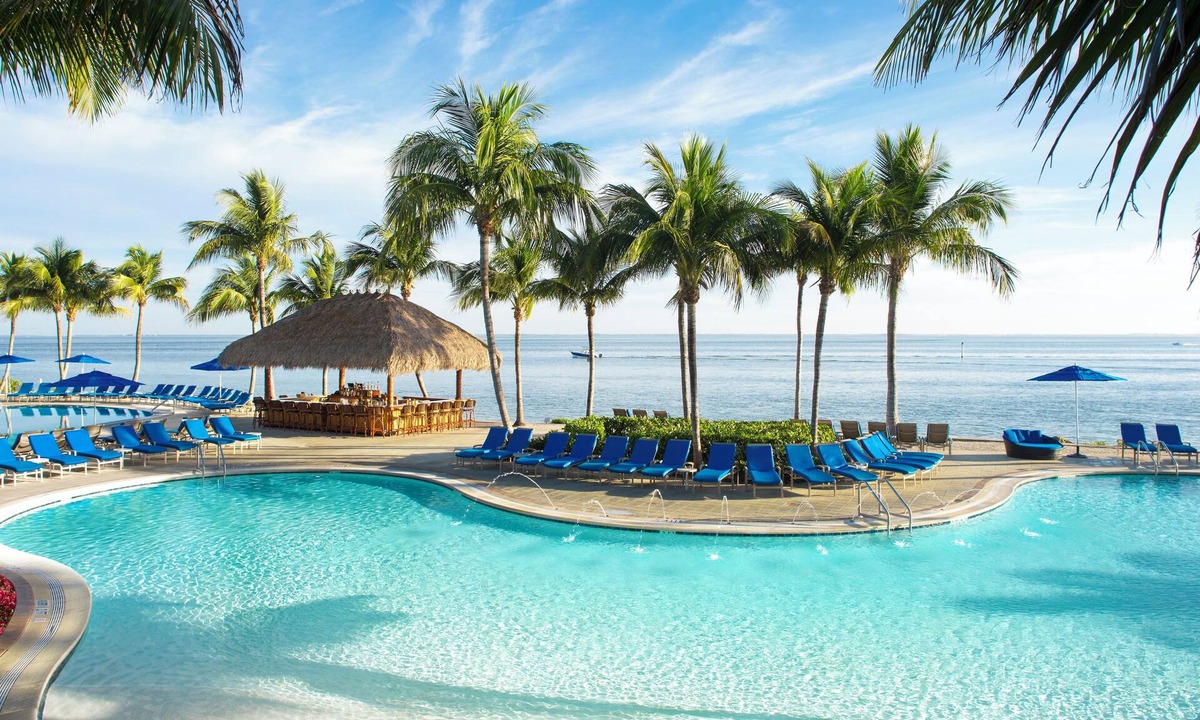 Captiva Apartment | Perfect Getaway! 2 Spacious Units, Free Parking, Restaurants, Pools, Waterslides