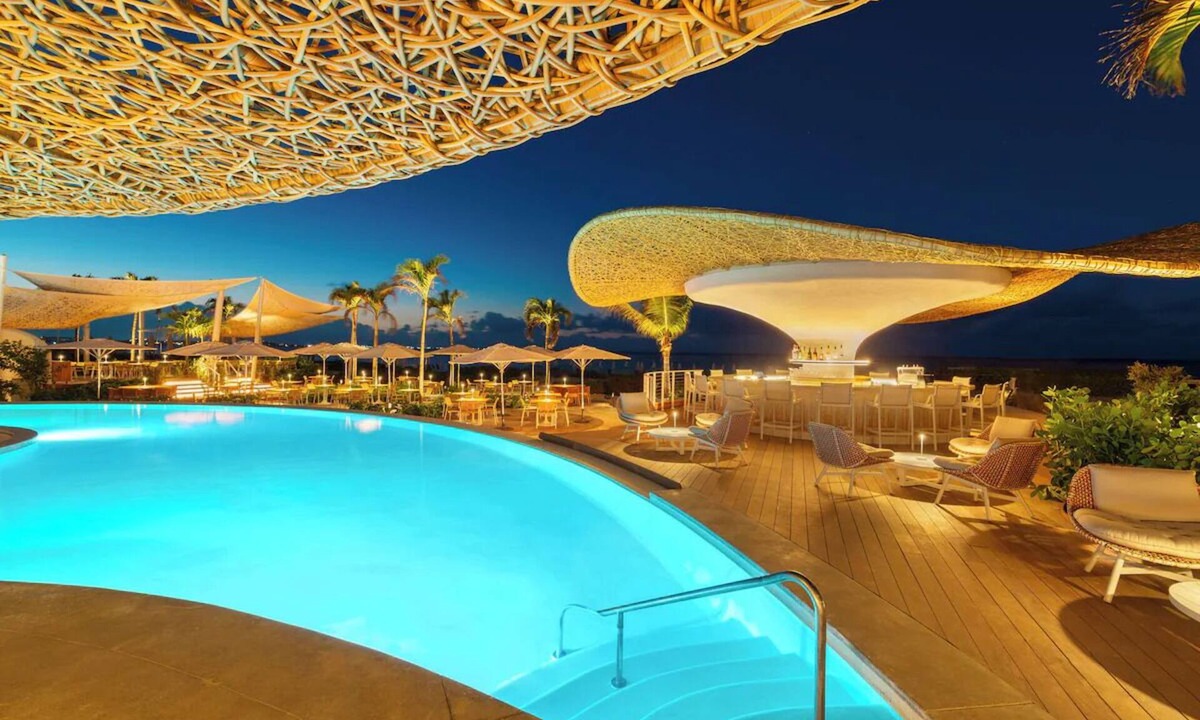 Grace Bay Hotel | Perfect Island Getaway with Pool, Gourmet Dining, and Oceanfront Views