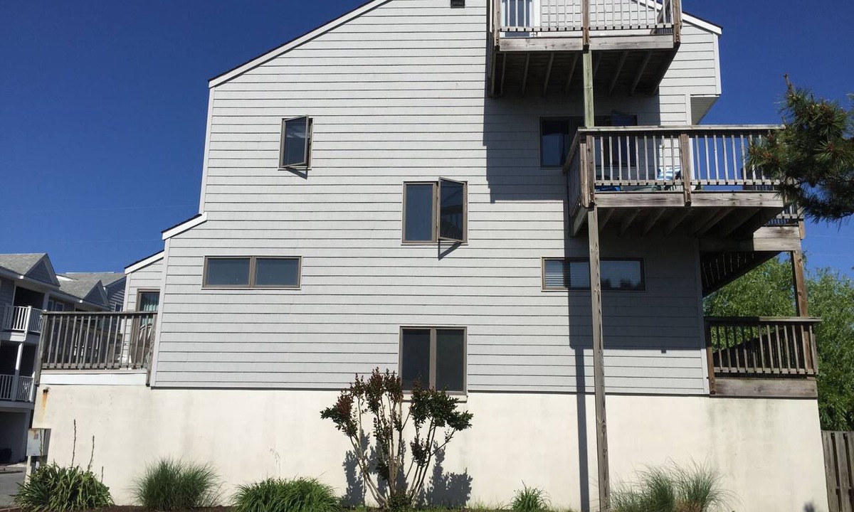 Dewey Beach House | Perfect Location Dewey Townhouse great Mon to Fri rate