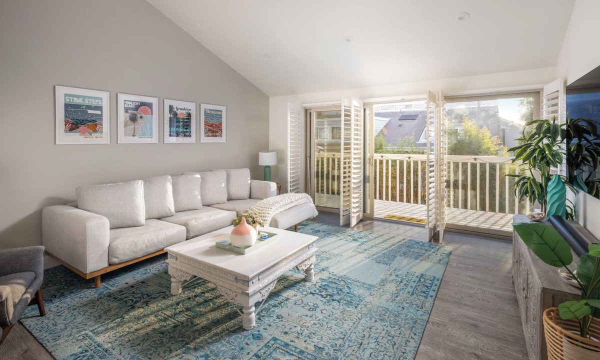 Leucadia House | Perfect Luxury Beach House in coastal Encinitas: Pools, Tennis, Surf & Legoland!