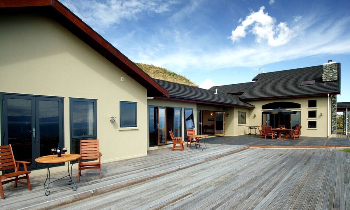Todds Valley Cabin | Perfect Ocean Getaway with Breakfast on Tasman Bay in Nelson, New Zealand
