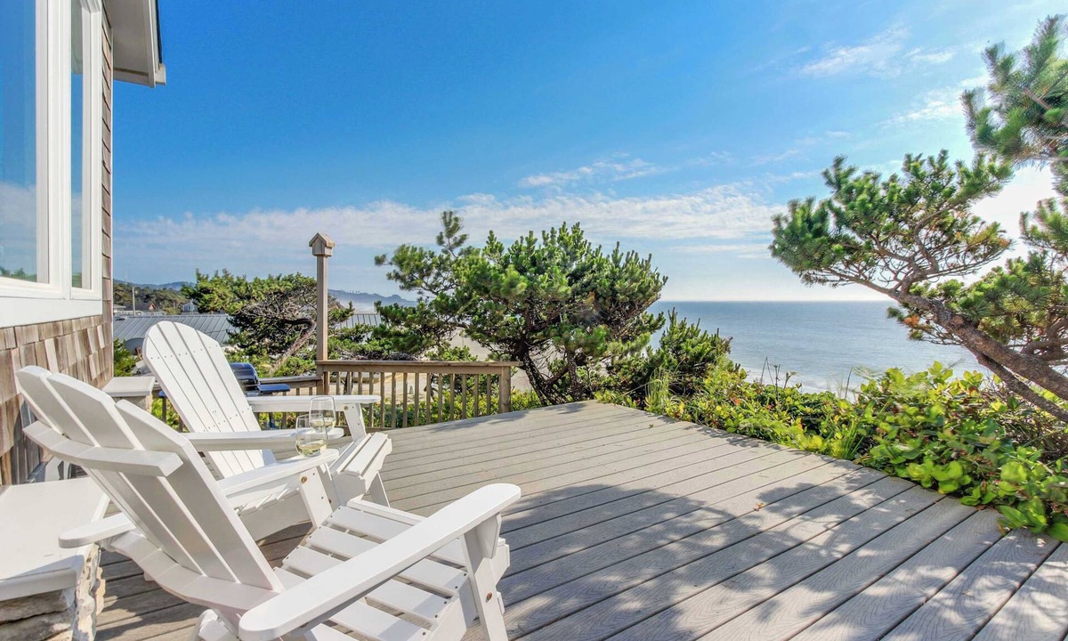 Gleneden Beach House | Perfect oceanfront beach getaway with amazing views walk to the beach