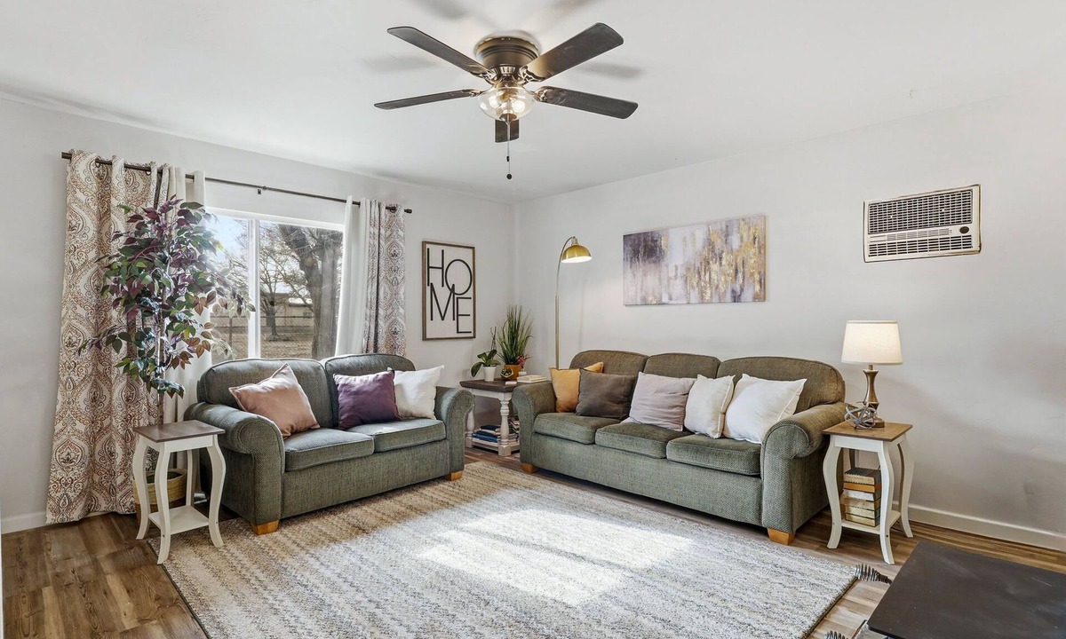 Springerville House | Perfect & Private 3br Home. Starlink & Laundry.