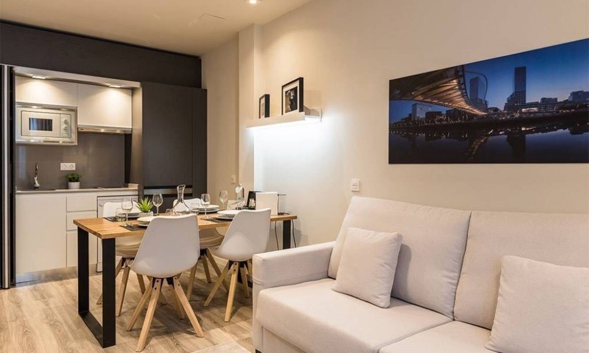 Castanos Hotel | Perfect Studio for Art + Culture Lovers in Bilbao's Prime Location