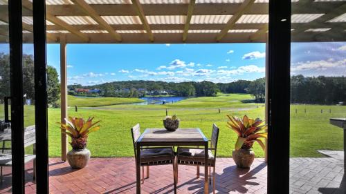 Salamander Bay Apartment | Perfect weekend getaway plus golf at your doorstep