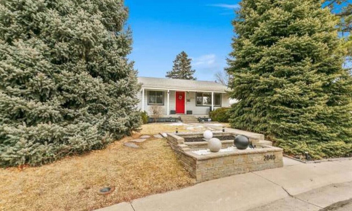 Southeast House | Perfectly Located Denver Home