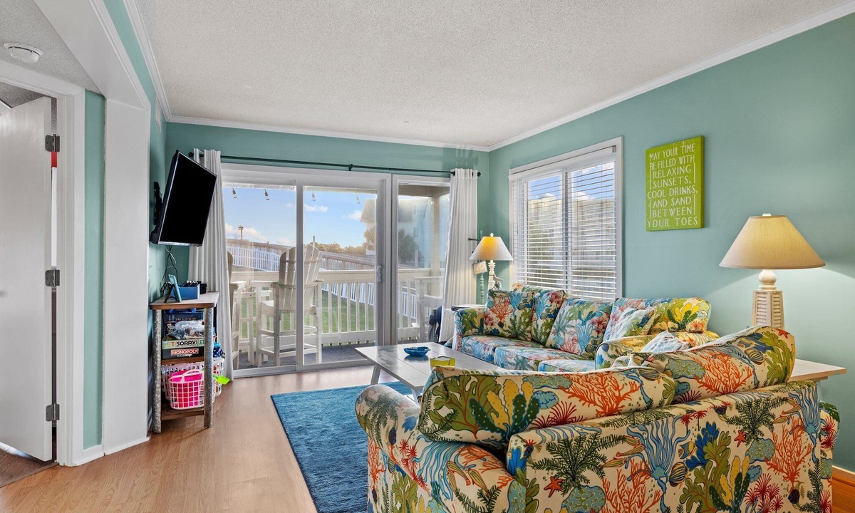 Morehead City Condo | Perfectly pool side at APATB! King, Full, 2 Twins