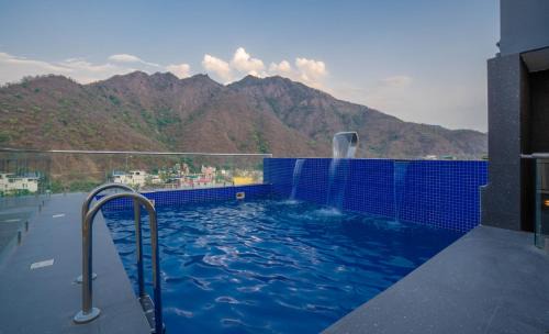 Tapovan Hotel | Perfectstayz Premium Laxmi Heritage with Rooftop Pool & Cafe