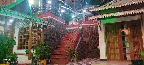 Kumily Hotel | Periyar Huts
