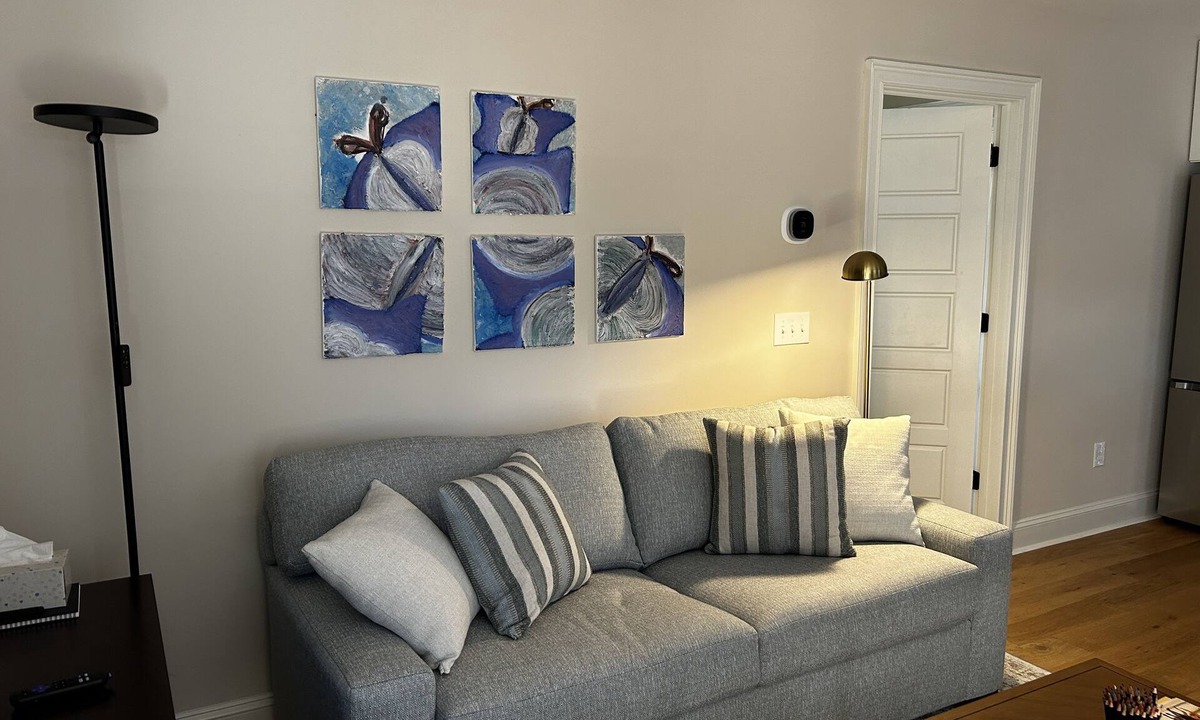 Wilmington Historic District Apartment | Pet-friendly 1BR/1BA Historic District carriage house 4 blocks to riverwalk