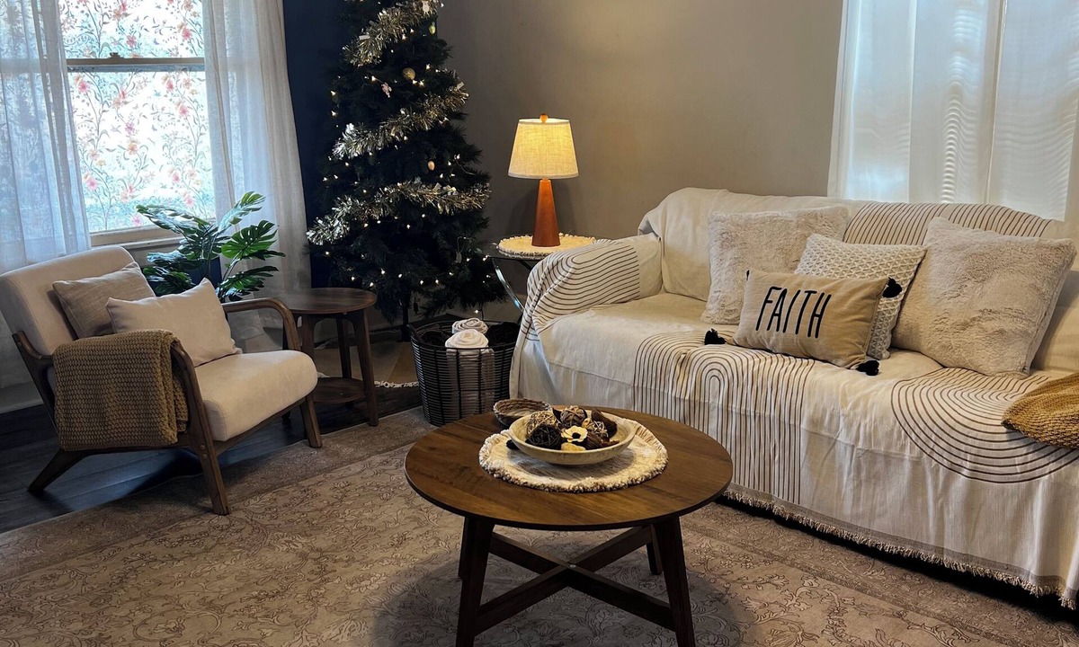 Struthers House | Pet-Friendly 2-Story Home Near Youngstown - Fast WiFi - Quiet Area
