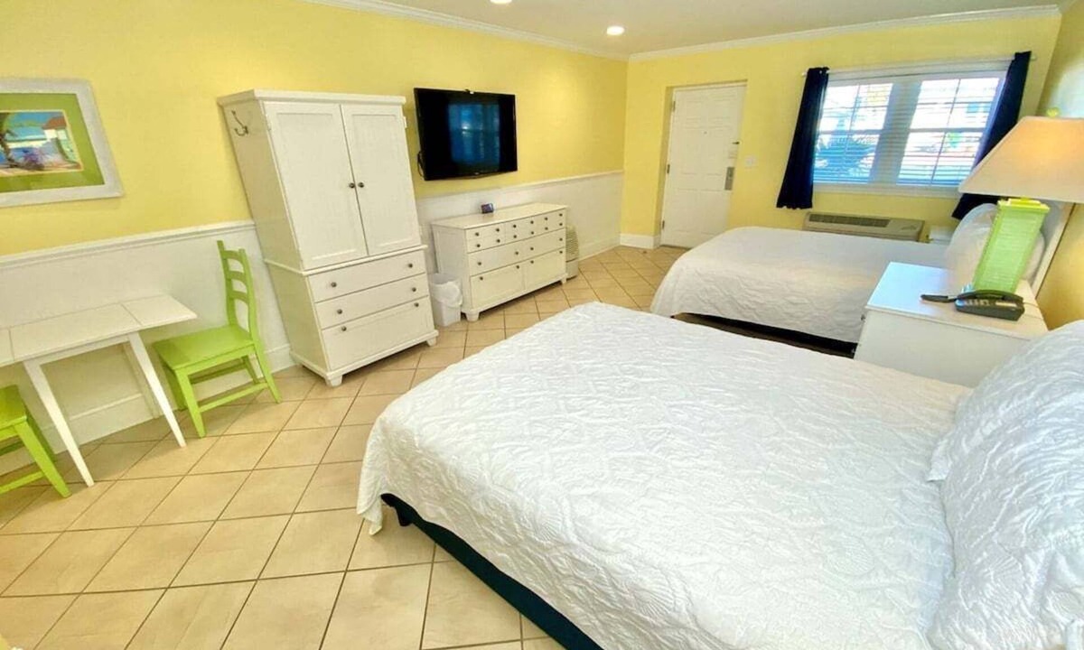Atlantic Beach Hotel | Pet-friendly, 3 Blocks to Beach, Pool, #105