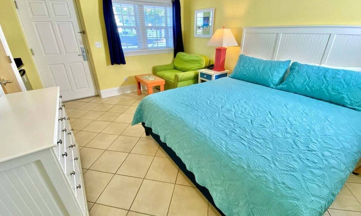 Atlantic Beach Hotel | Pet-friendly, 3 Blocks to Beach, Pool, #111