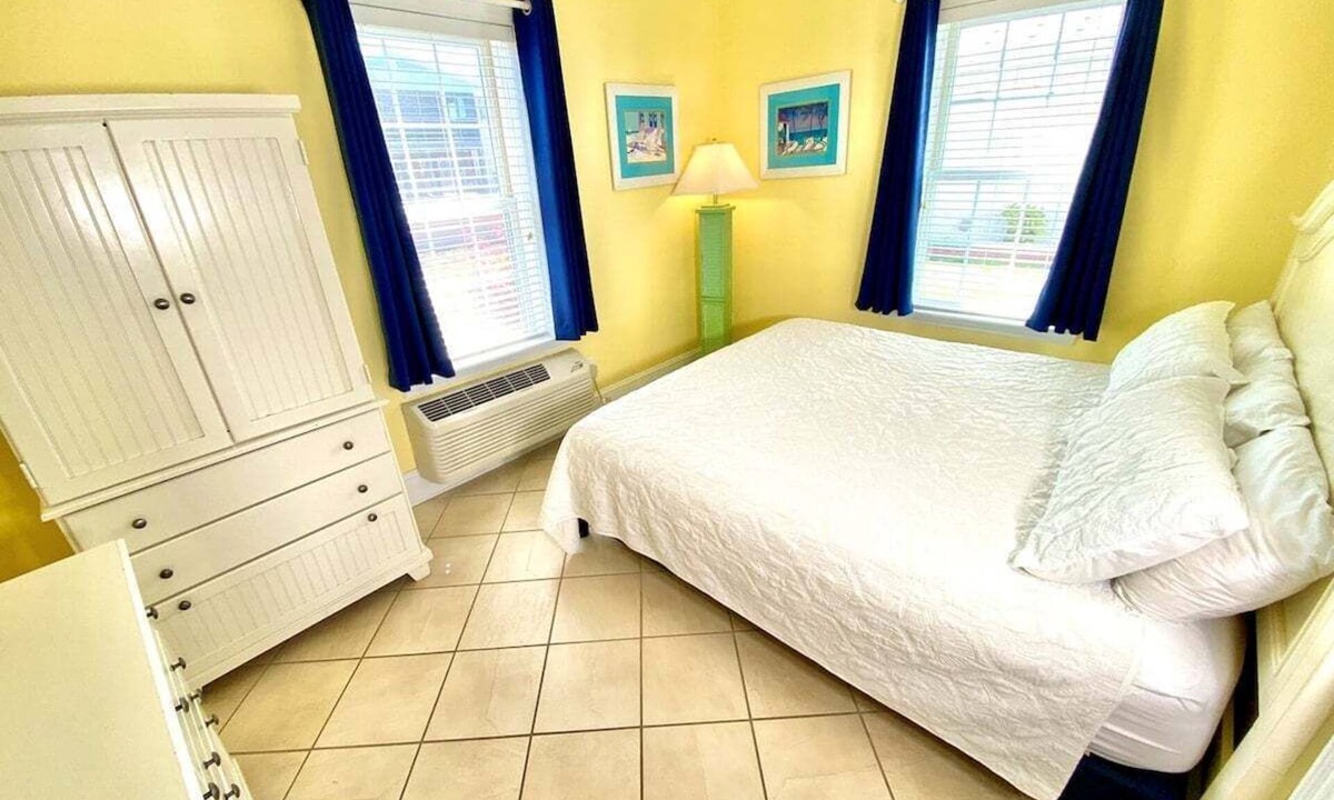 Atlantic Beach Hotel | Pet-friendly, 3 Blocks to Beach, Pool, #503