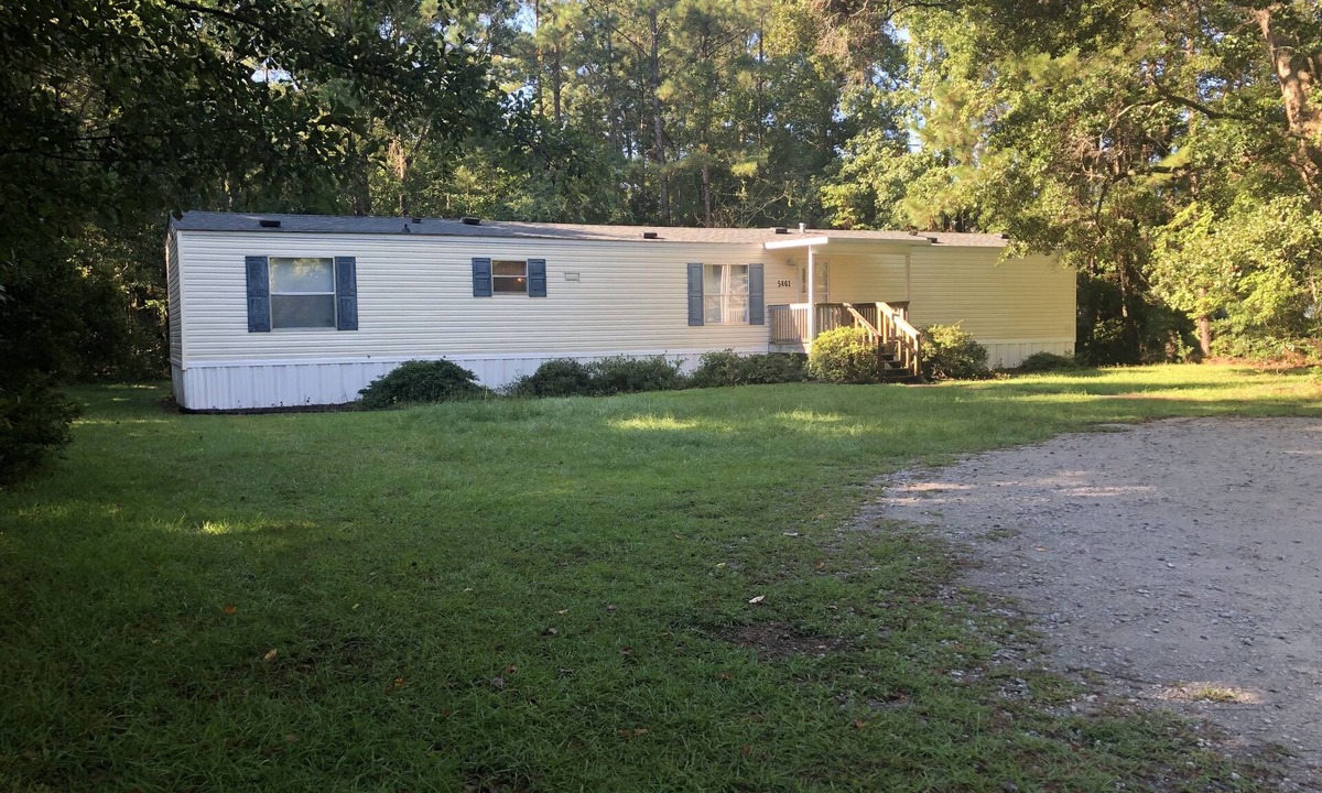 Ocean Isle Beach Cottage | Pet friendly, 3 bedroom, 2 bath, 2 piers, boat ramp, large porch, yard, waterway