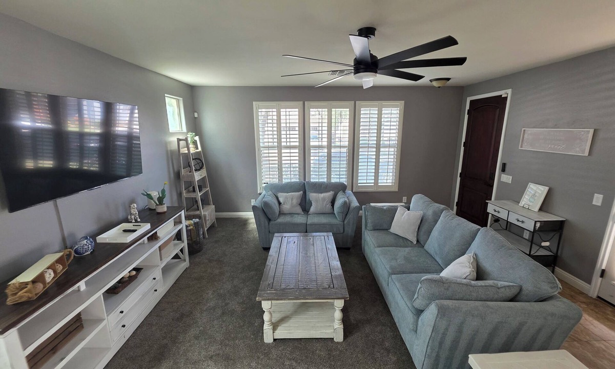 Gilbert House | Pet-Friendly 4 bed Home w/Pool Access, Patio & Garage – Walk to Dining!
