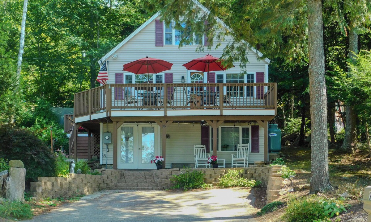 Gilmanton House | Pet-Friendly 4BR 2BA Home Near Lakes Region/Gunstock Resort