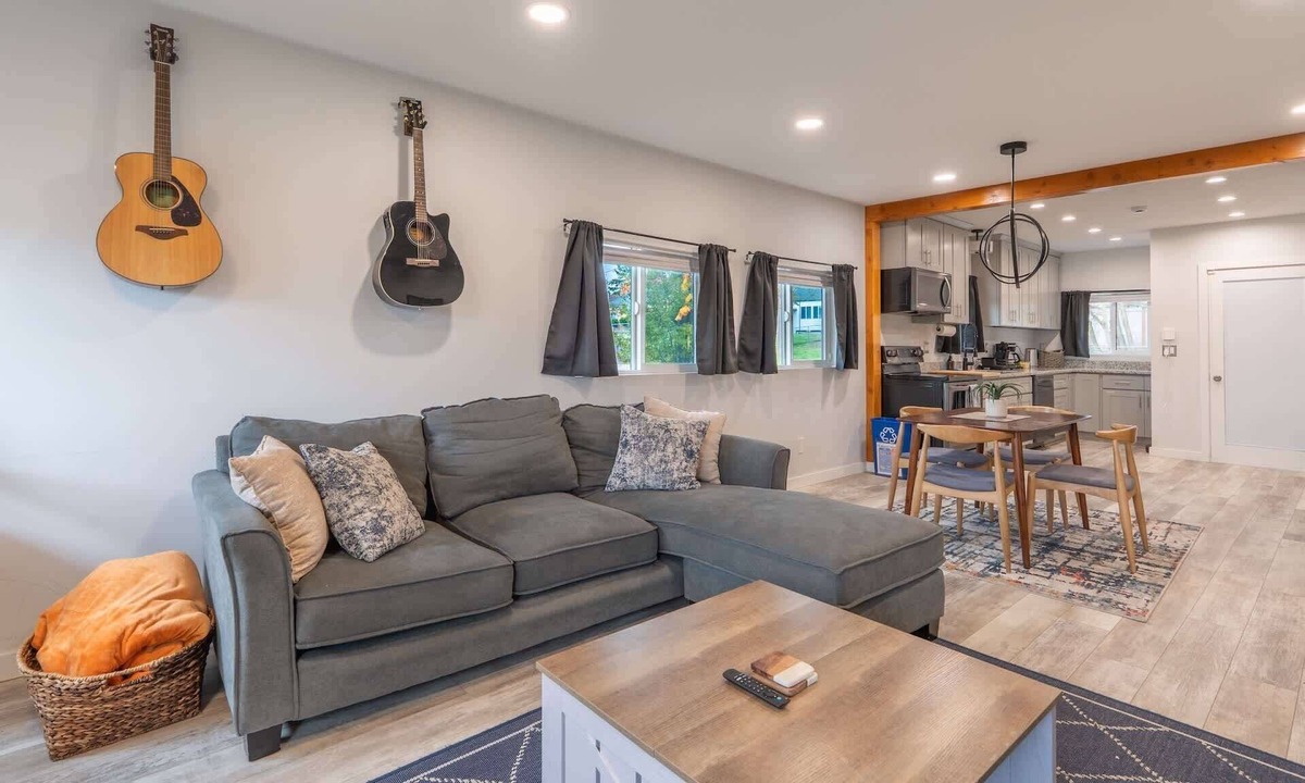White Center House | Pet-Friendly 4BR Home Near Airport & Seattle DT
