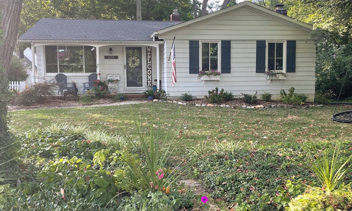 Hillsmere Cottage | Pet Friendly Annapolis Cottage that Backs Up to Stunning Quiet Waters Park