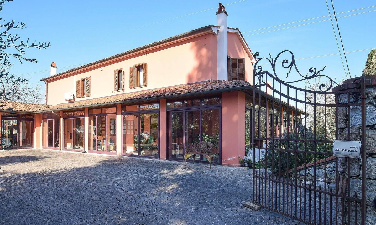 Selvatelle Apartment | Pet friendly apartment in Selvatelle