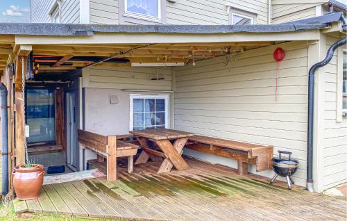 Sandoy Apartment | Pet Friendly Apartment In Harøy