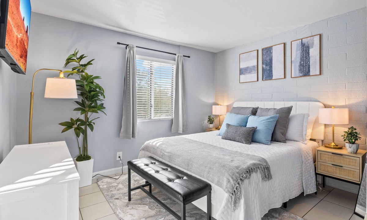 Camelback East Apartment | Pet-Friendly Apartment with Pool & Fitness Center, Near Tempe and Scottsdale
