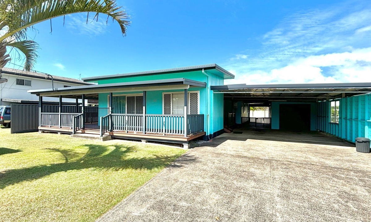 Evans Head House | Pet-friendly beach house with fenced yard, verandah, timber floors, carport, close to air beach