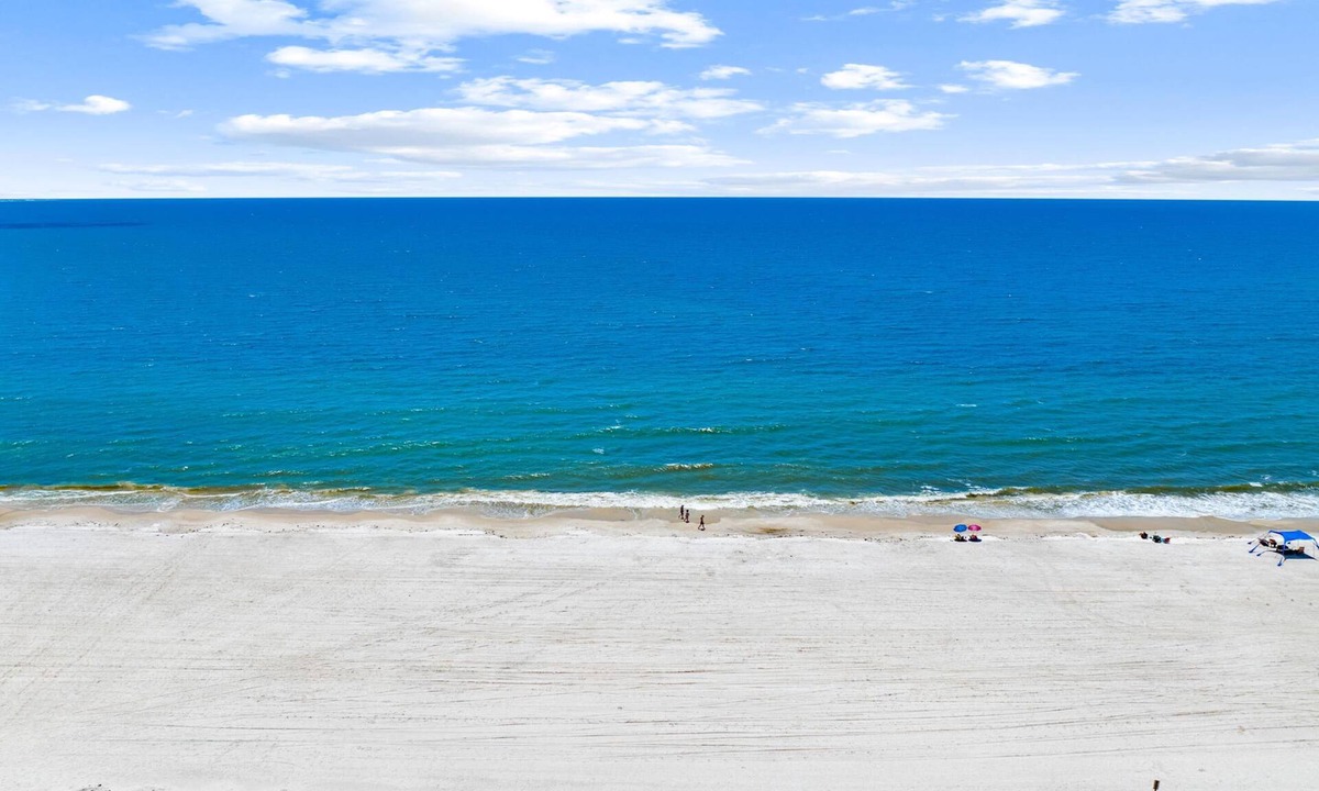Grand Isle House | Pet Friendly Beach House - Lazy Palms