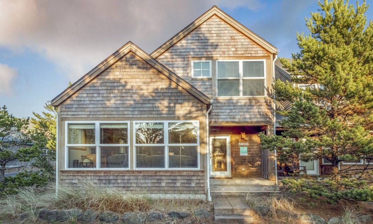 Shorepine Village House | Pet Friendly Beach Home with everything you need to enjoy the Beach!