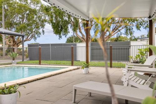Woorim House | Pet Friendly Beachside Hideaway - Lazy on Lowry