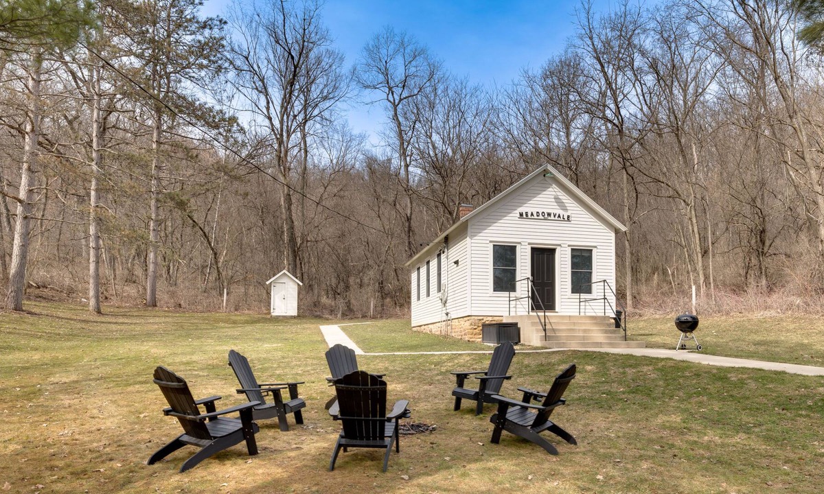 Barneveld Apartment | Pet-Friendly Blue Mounds Vacation Rental w/ Yard!