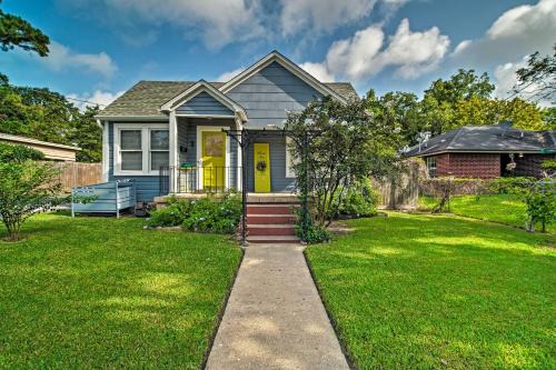 Brenham House | Pet-Friendly Brenham Cottage w/Yard!