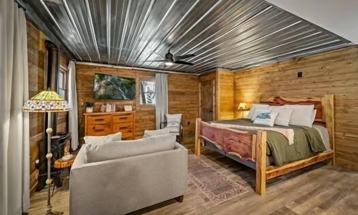 Ellijay Cabin | Pet Friendly Cabin in Ellijay Ga