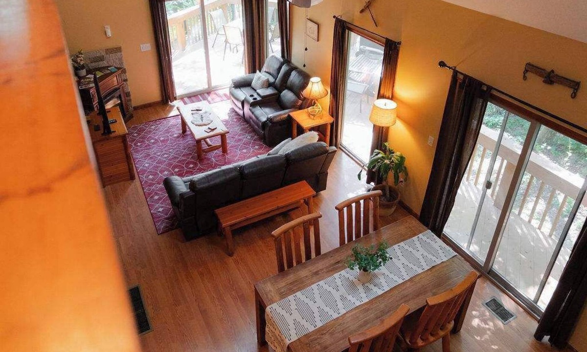 Rockbridge Cabin | Pet Friendly Cabin with Hot Tub | Firepit | Hiking
